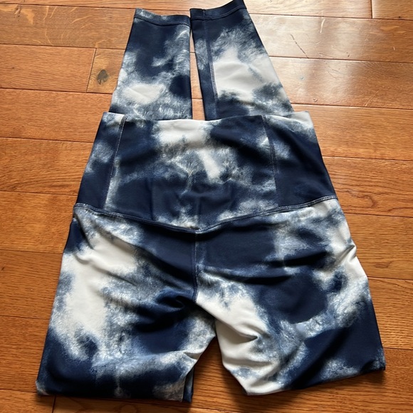 Old Navy Active Go Dry Leggings - Picture 3 of 5